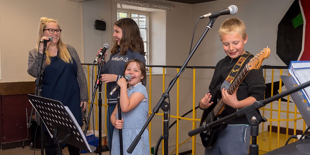 DiscoverBeaminster_ProutBridge_1000x500